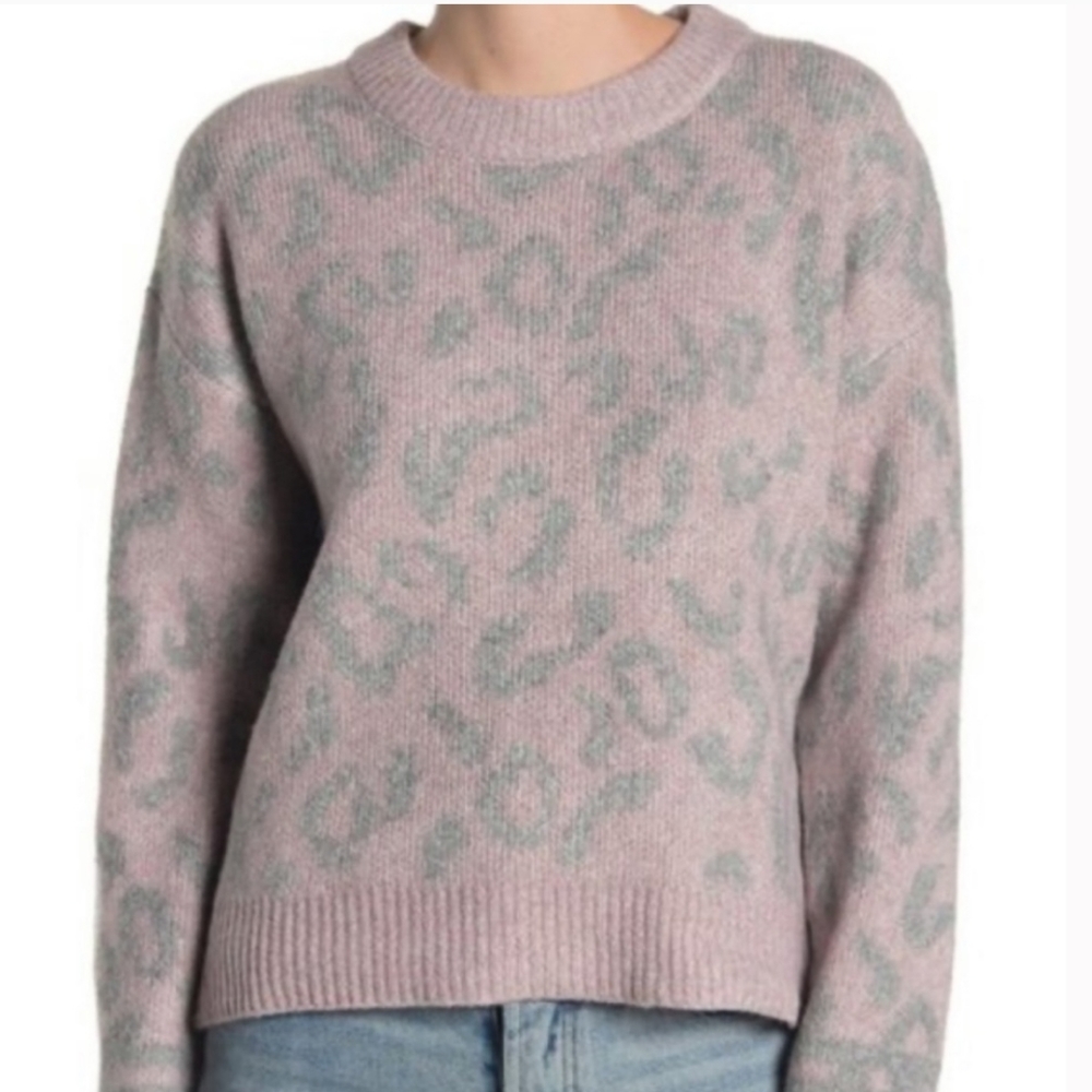 John + Jenn Xavier Cheetah Print Sweater 🐆